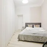 Апартаменты Quite Centre Modern Suite, 1br