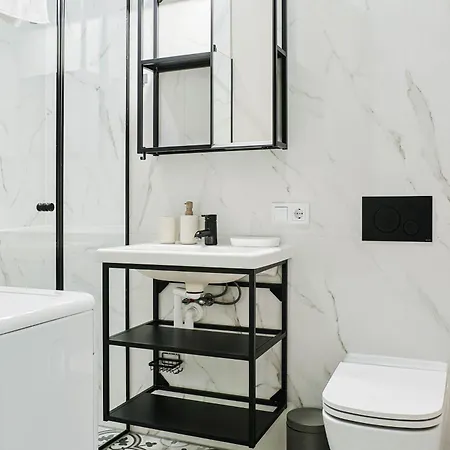 Quite Centre Modern Suite, 1br Apartament