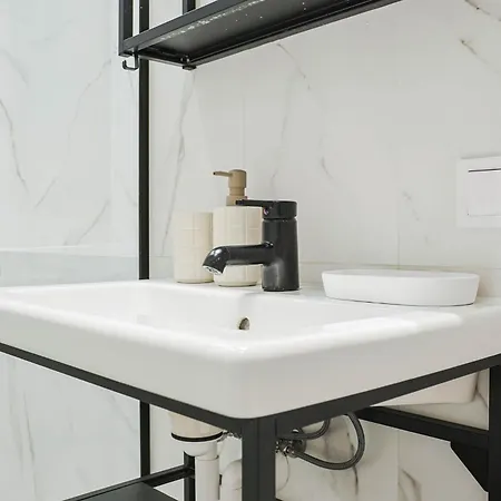 Quite Centre Modern Suite, 1br Riga